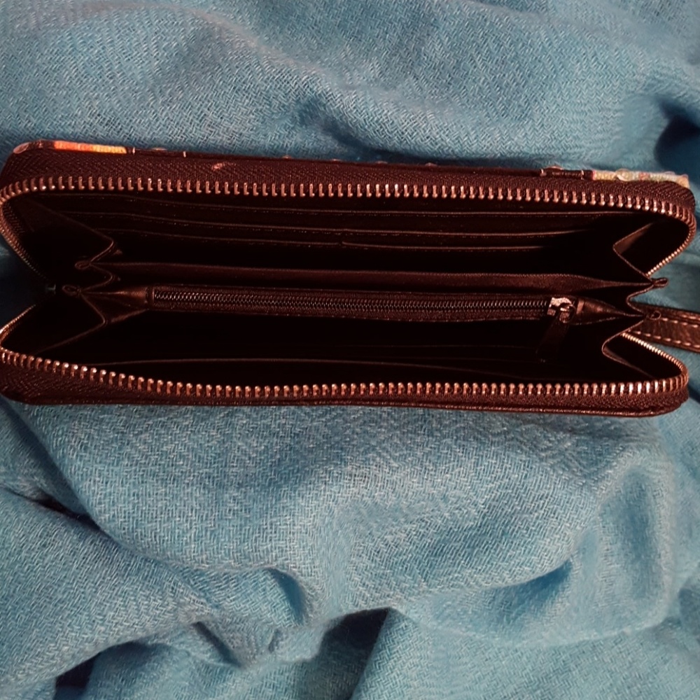 Wallet - Picture 3 of 3